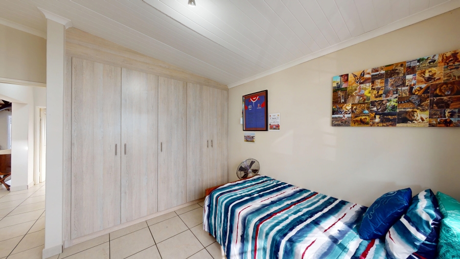 3 Bedroom Property for Sale in Uitsig Western Cape